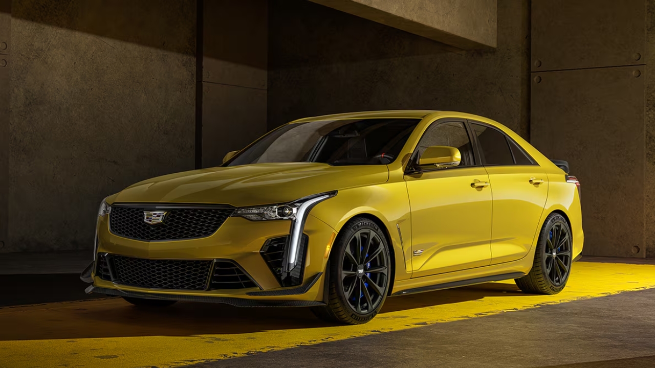 Cadillac CT4-V Black wing